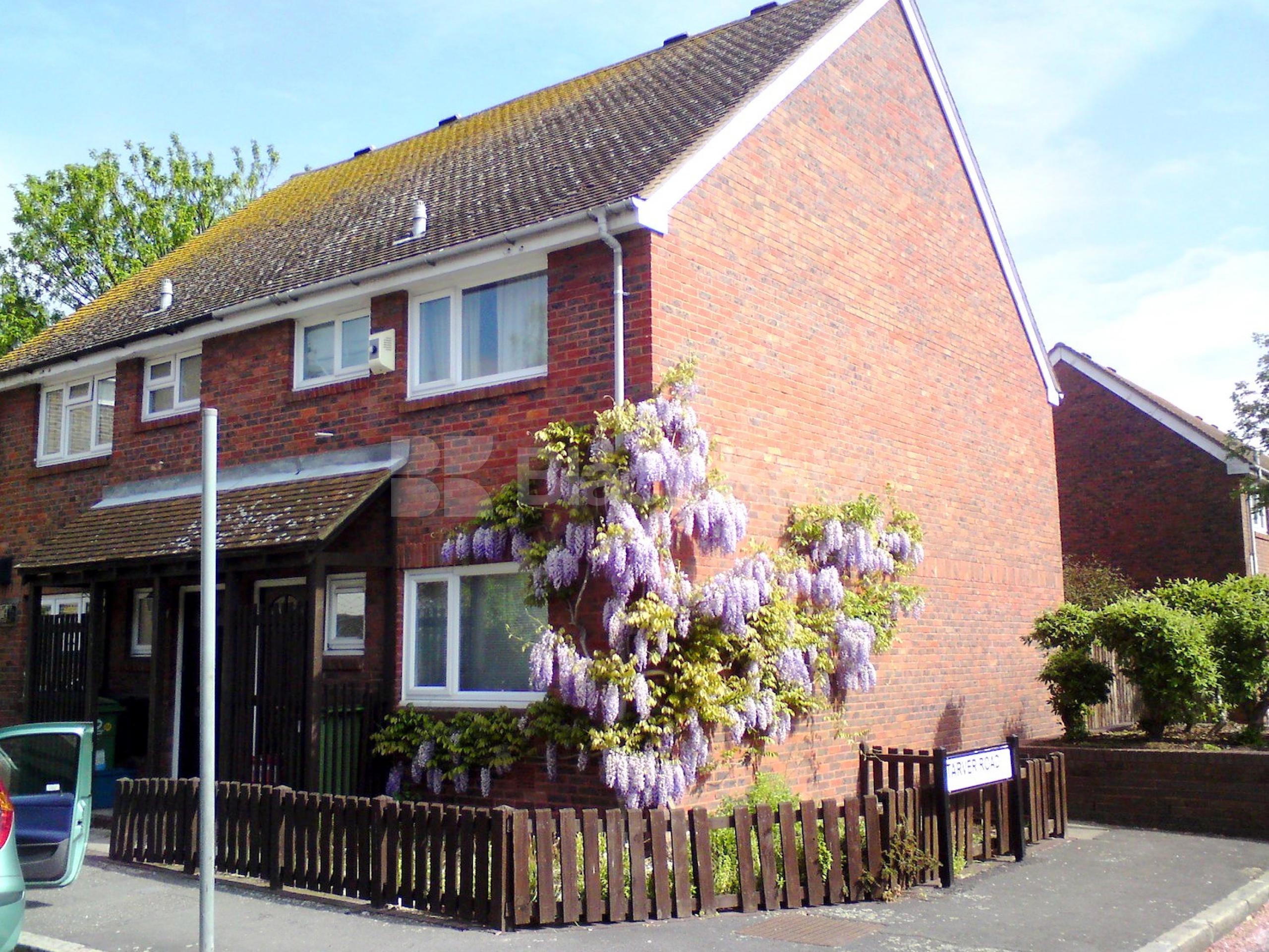 			LET, 3 Bedroom, 1 bath, 1 reception House			 Delverton Road, Kennington SE17